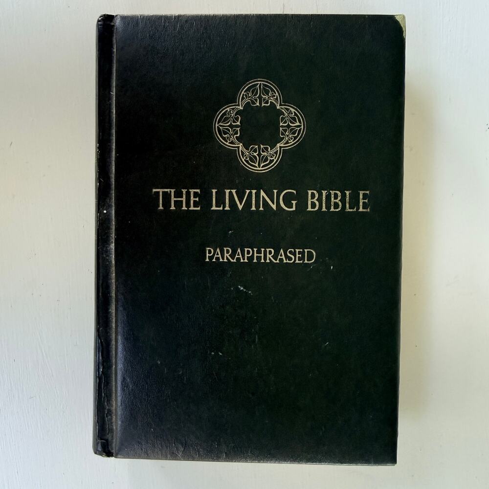 Vintage " The Living Bible" Paraphrased 1971 Tyndale- Christian Padded Cover